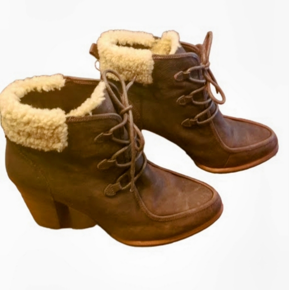 💞EUC💞 | UGG Australia | Analise Lace Up 3½" Heeled Booties - Picture 6 of 16
